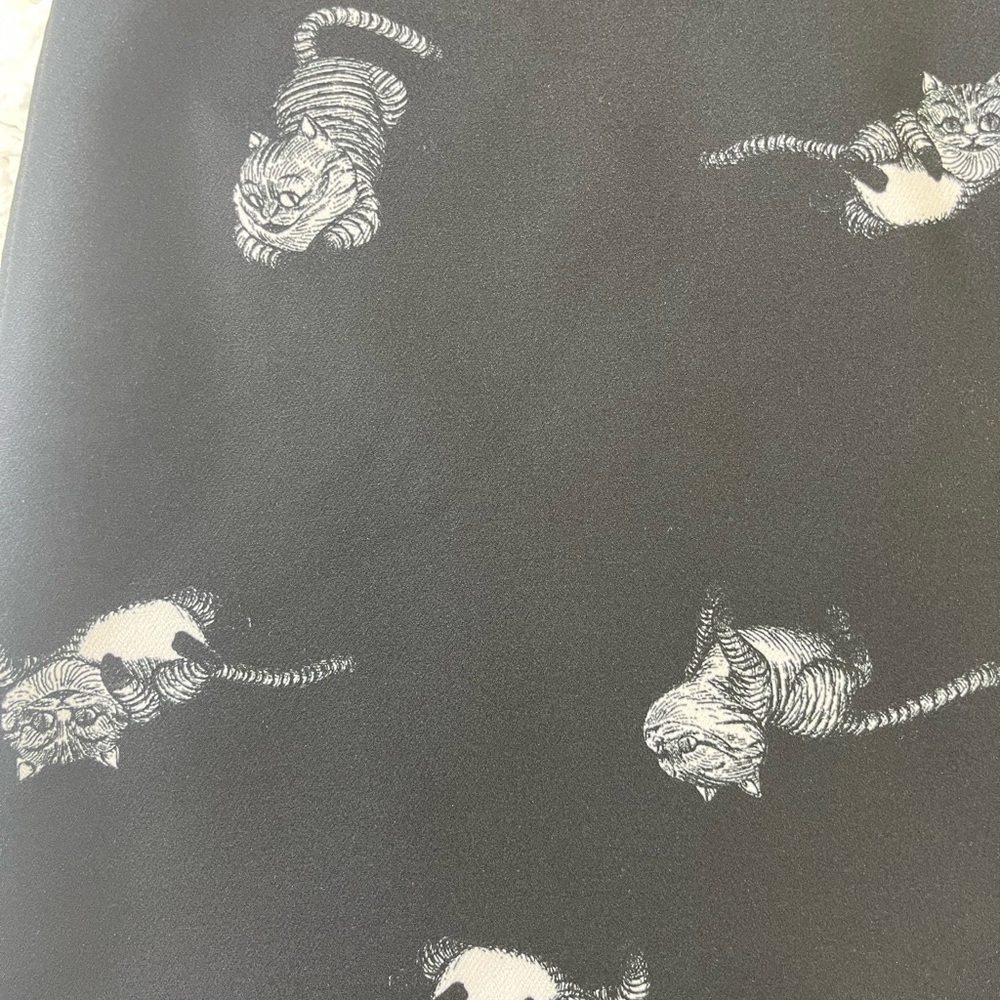 Disney Cheshire Cat Print A-line Black and White Mini Skirt - Size 2 - Picture 6 of 13